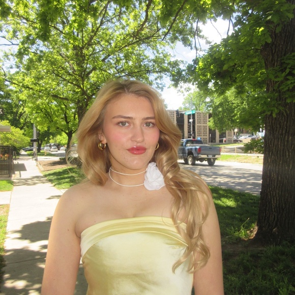 Meet your Posher, Addie - Picture 1 of 3